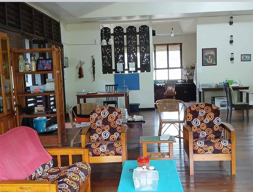 Mulu Tribal Homestay Экстерьер фото