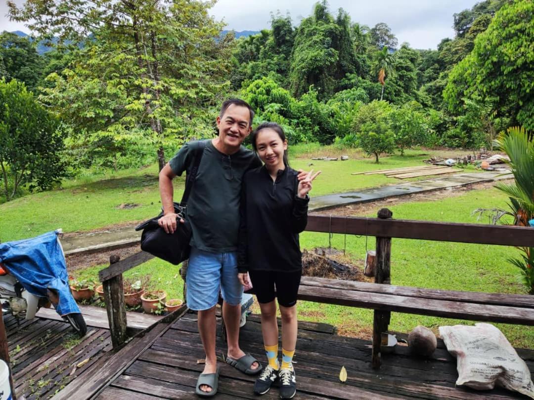 Mulu Tribal Homestay Экстерьер фото