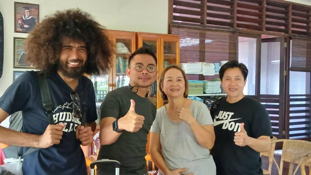 Mulu Tribal Homestay Экстерьер фото