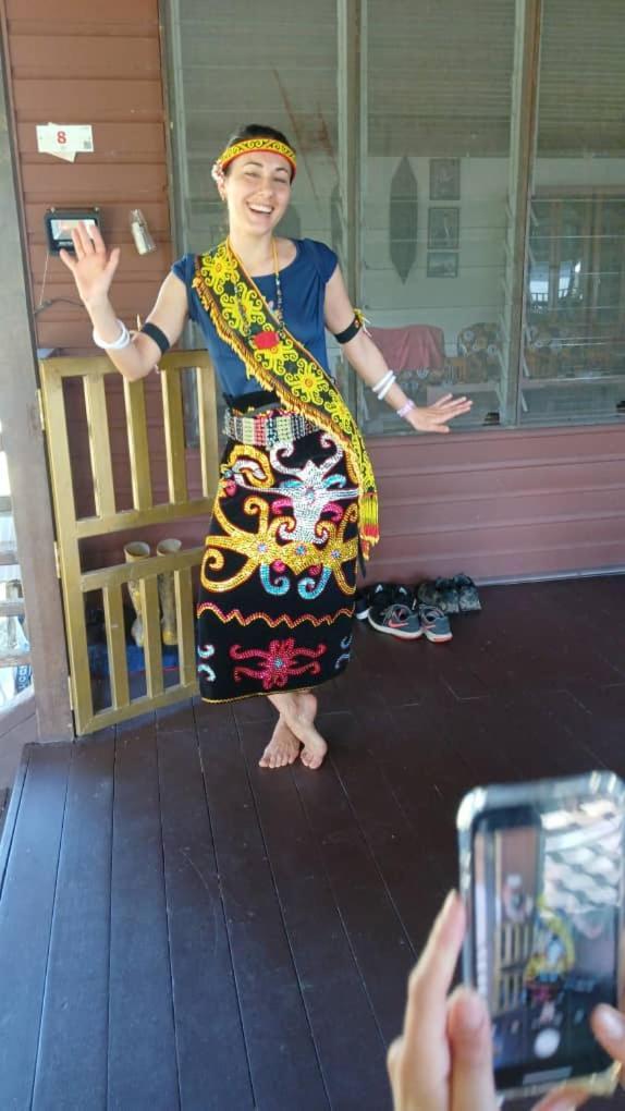 Mulu Tribal Homestay Экстерьер фото